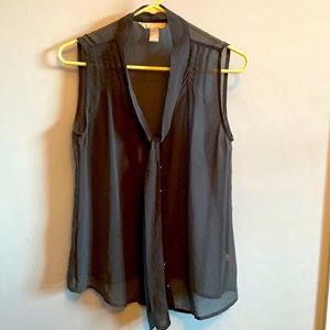 Banana Republic, women’s medium, gray sheer sleeveless shirt